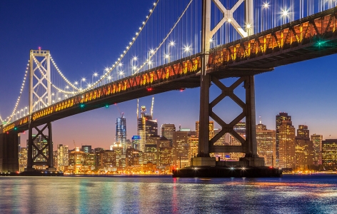 Golden Gate Bridge at night